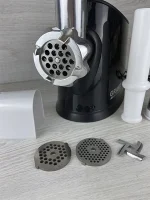 Електрична м'ясорубка з соковижималкою GRANT 6252 3000W — изображение 3